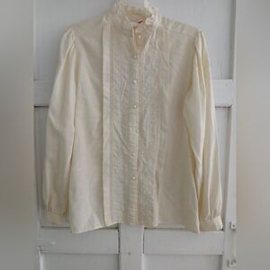 vintage Laura Mae ivory blouse Size 12 Button Long Sleeve Woman’s
